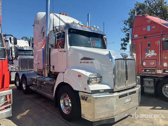 2017 Western Star 5864SS 6x4 T/A Sleeper Truck Tractor