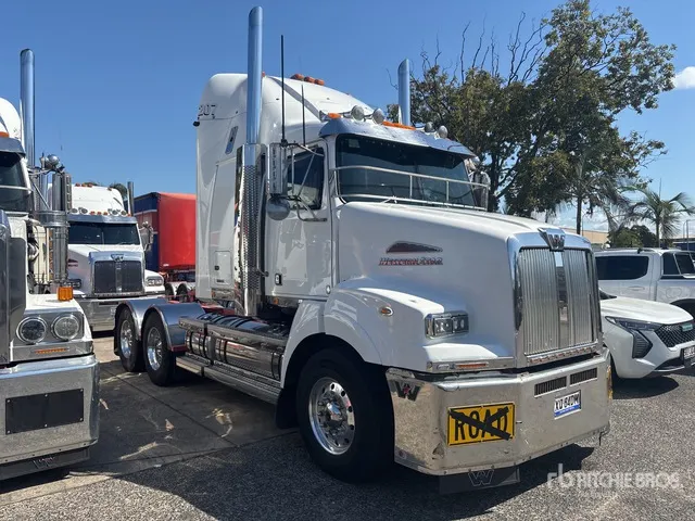 2017 Western Star 5864SS 6x4 T/A Sleeper Truck Tractor