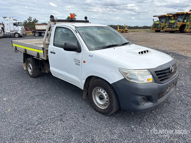 2014 Toyota HiLux WorkMate 4x2 Pickup