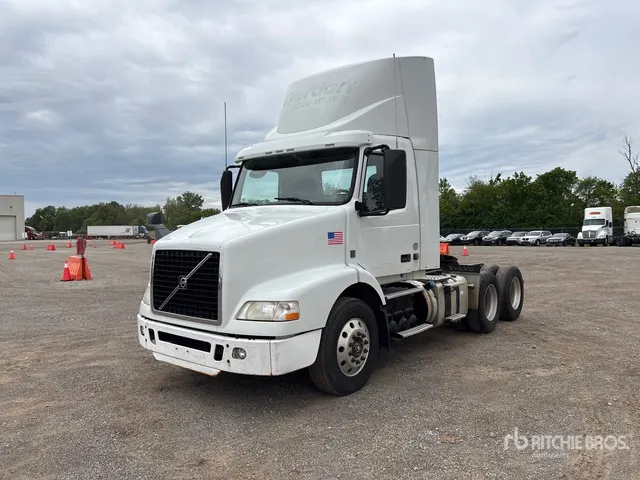 2016 Volvo VNM 6x4 T/A Day Cab Truck Tractor