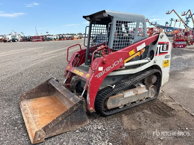 2020 Takeuchi TL8 Compact Track Loader