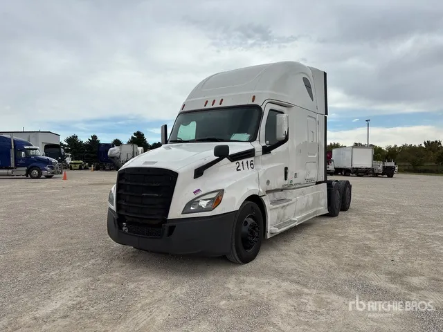 2019 Freightliner Cascadia 126 6x4 T/A Sleeper Truck Tractor