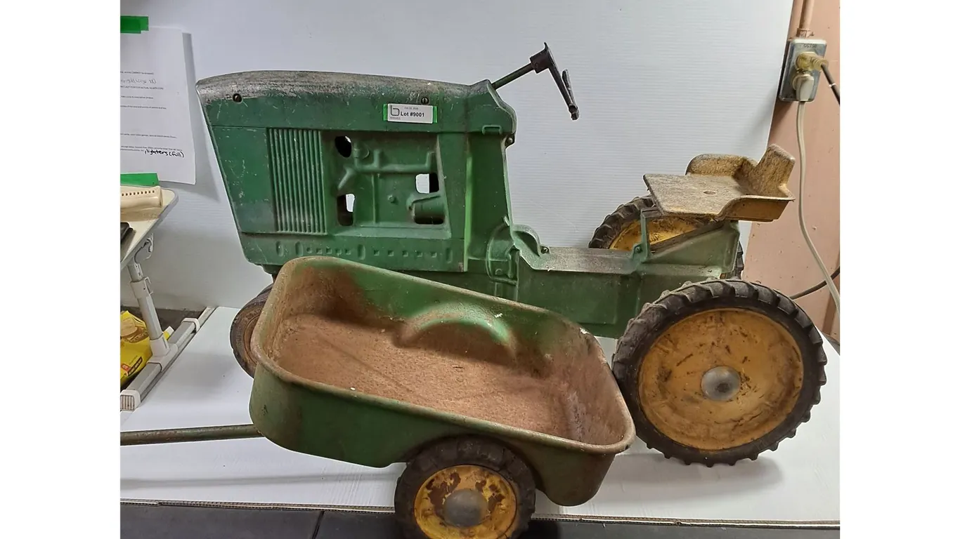 ERTL John Deere 20 Pedal Tractor and Trailer, Pickup Only
