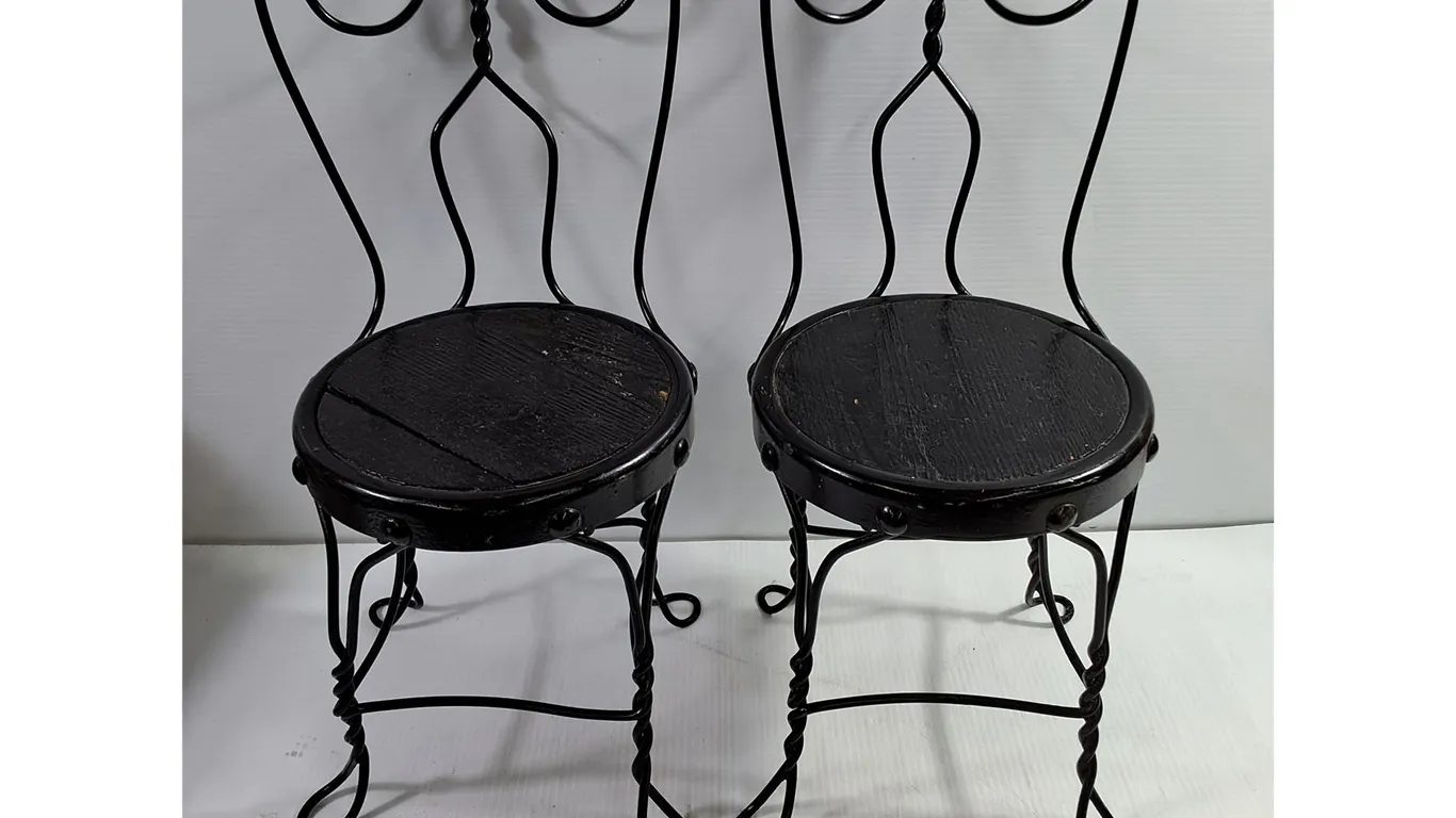 (2) Kid's Ice Cream Parlour Chairs, Pickup Only