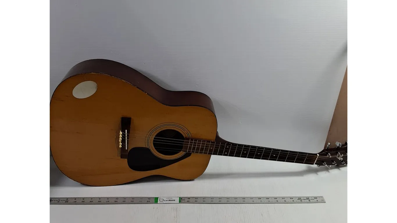 (1) Yamaha F-310 6-String Guitar, Pickup Only