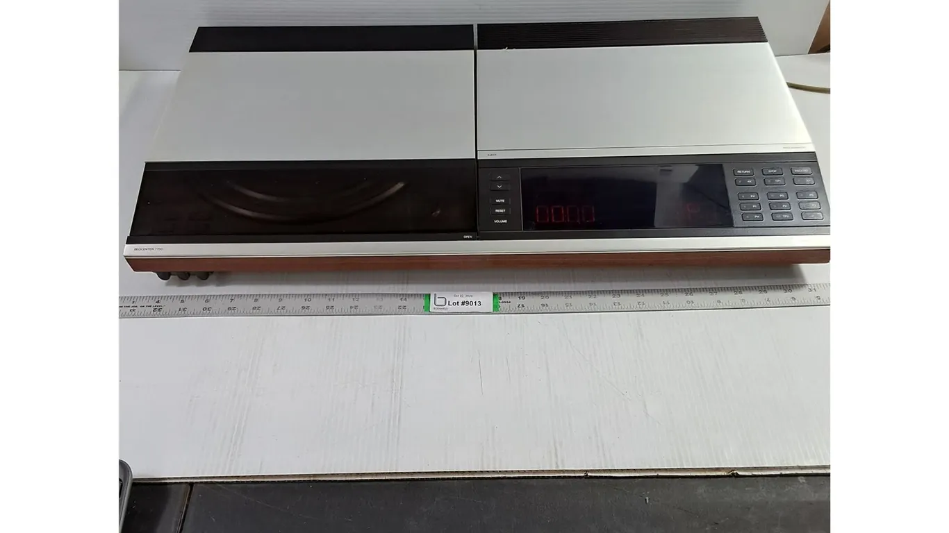 Vintage Bang&Olufsen Beocenter 7700 Stereo System-powers on-as is