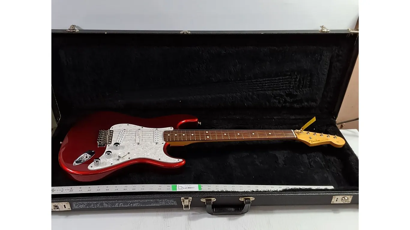 1997-98 Fender Stratocaster Made in Japan w/Seymour Duncan-Everything Pickups with Hard Case