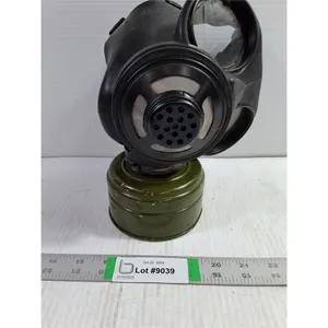 Vintage Canadian Forces C3(M69) Military Surplus Gas Mask