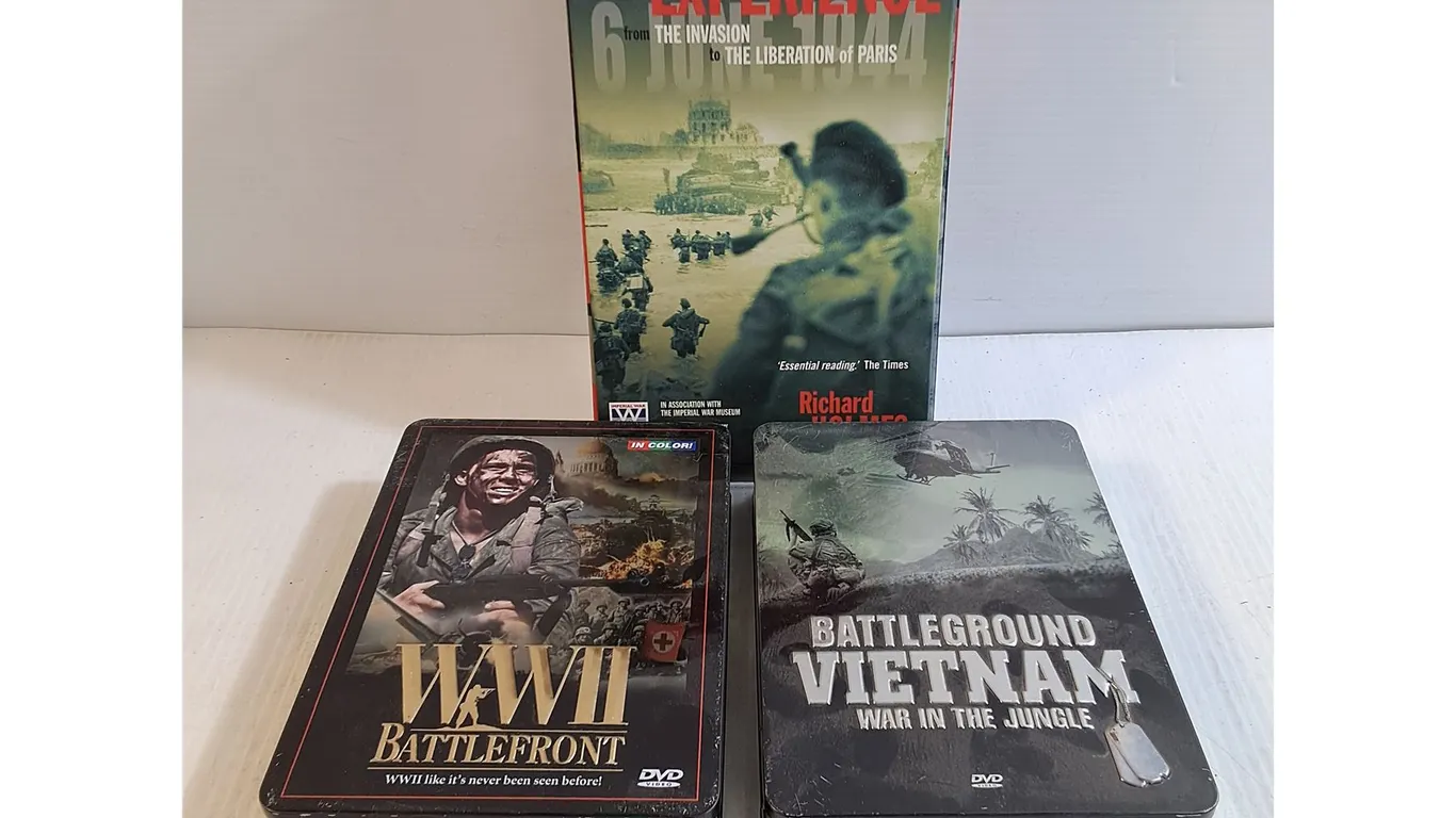 (2) DVD Colections-WW 2 Battlefront&Battleground Vietnam,D-Day Experience Book