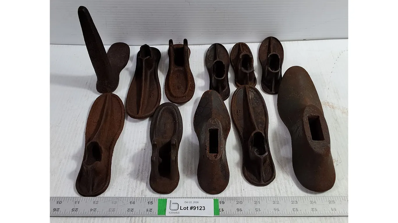 (11) Vintage Cast Iron Cobbler Shoe Molds