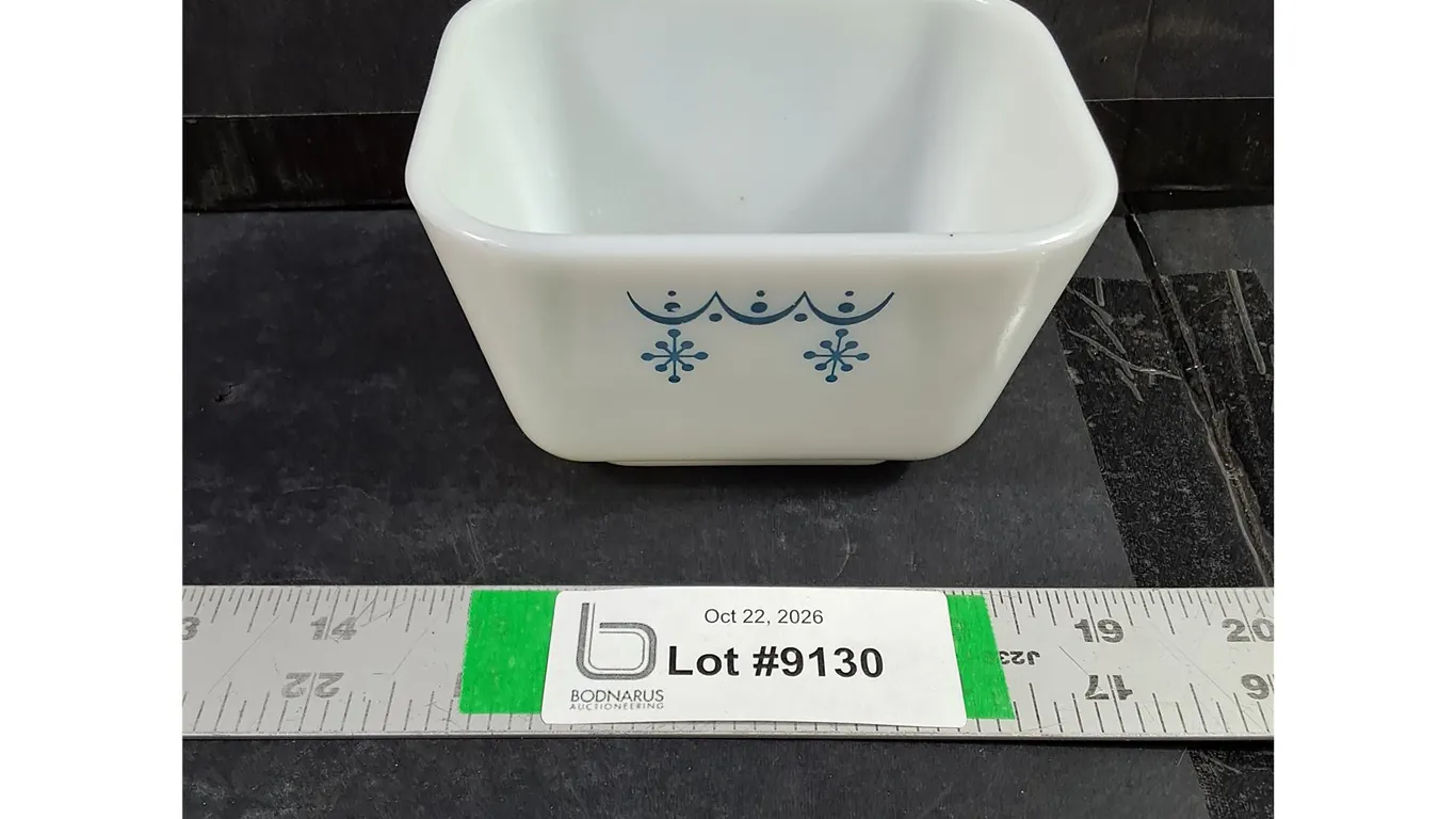 Vintage Pyrex "Snowflake Garland" 1/2 Cup Fridge Dish-Model 501-B
