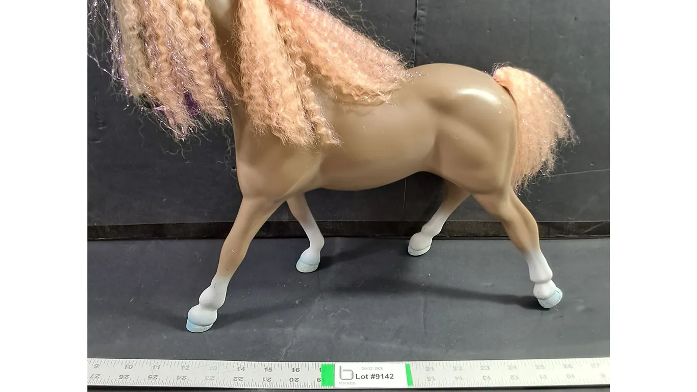 Collectible Toy Horse 9 1/2" Tall-Glitter Girls Wander Lust Made by Battat