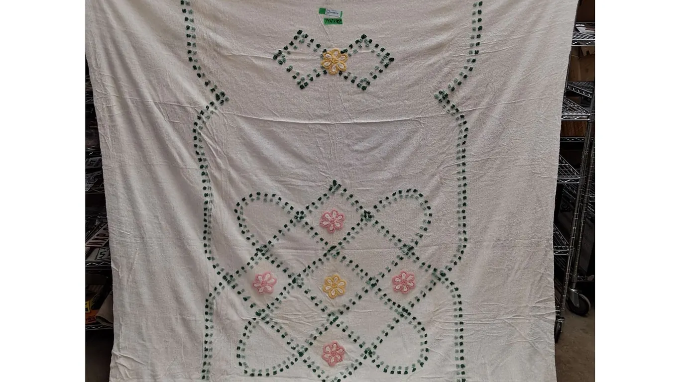 Vintage Chenille Bed Spread 74 1/4" x 90"