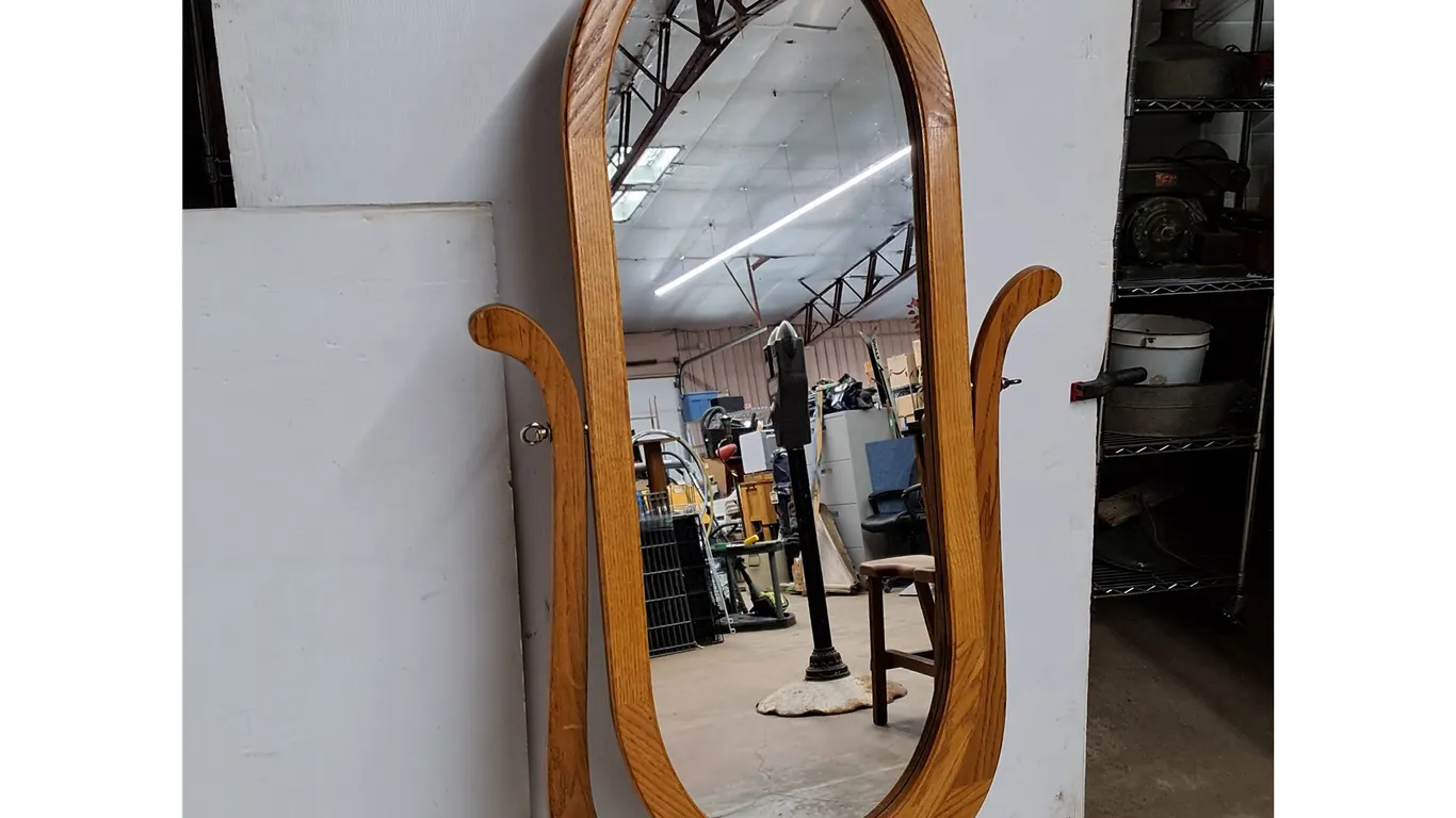 *Free Standing Oval Wooden Cheval Mirror With An Oak Finish 19"x61.5" (cannot ship)