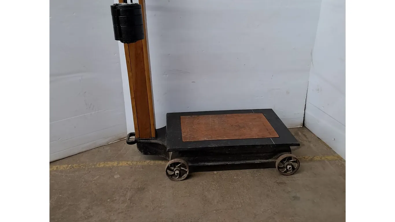 *T.Eaton Company Platform Scale 36"x22"X33"(cannot ship)
