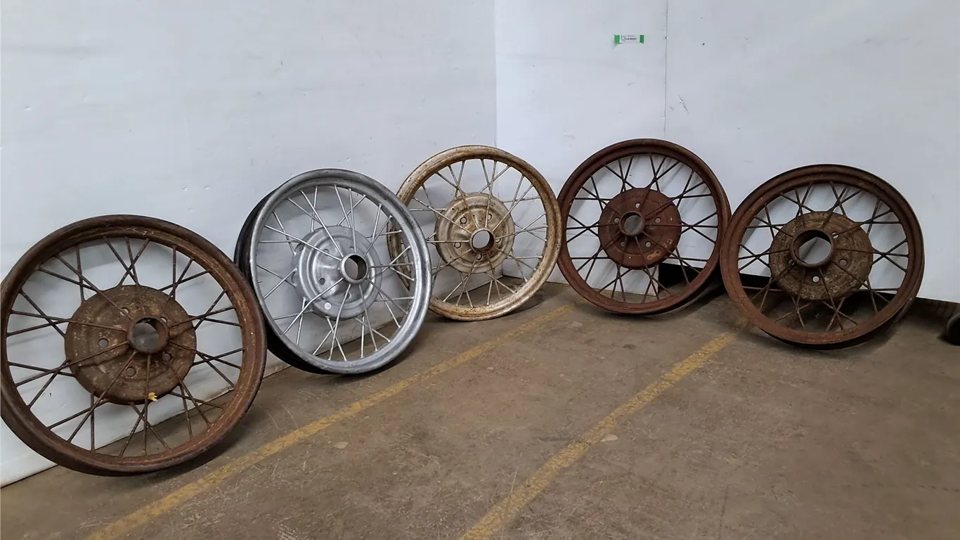 *Vintage Wire-Spoke Rims (4)Ford Model T, (1)Ford Model A 20-22" (cannot ship)