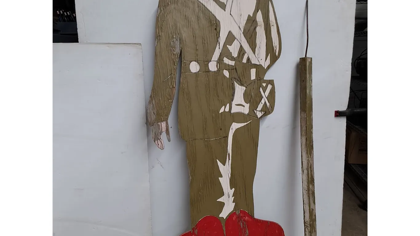 *Hand Painted Wooden Silhouette Of A World War I Soldier 68"x23" (cannot ship)