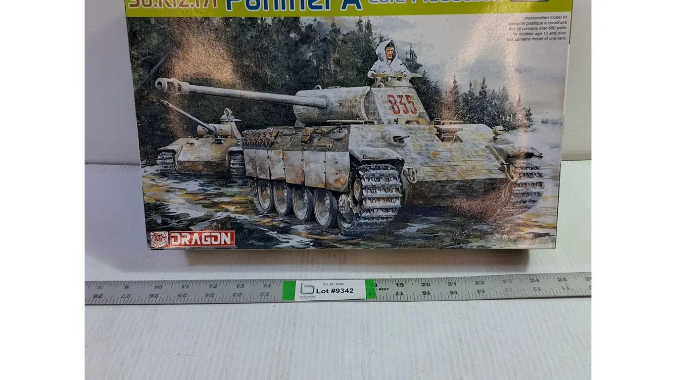 1:35 Panther A Late Production Model Kit (sealed)