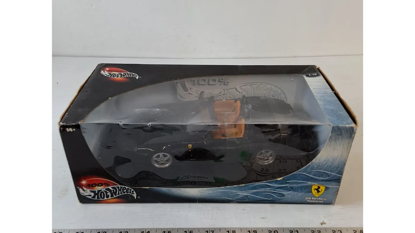100% Hot Wheels Ferrari 550 Barchetta Pininfarina 1:18 Scale Model In Box