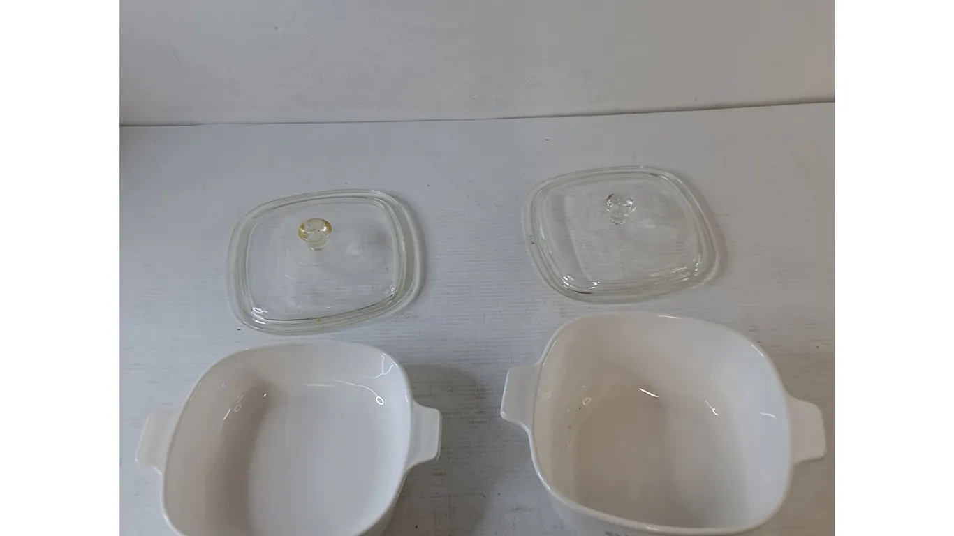 (2) Corning Ware Casserole Dishes with Lids