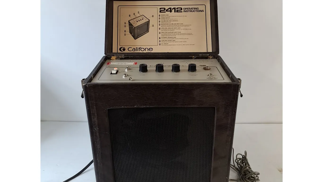 Calfone 2412 Portable Amplifier Sound System Powers On, Pickup Preferred