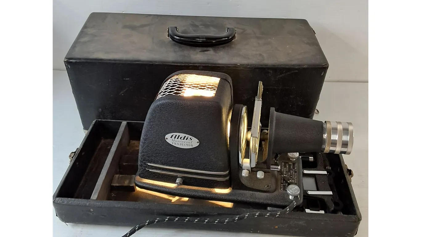 Aldis Universal Projector Powers On With Carry Case, Pickup Only