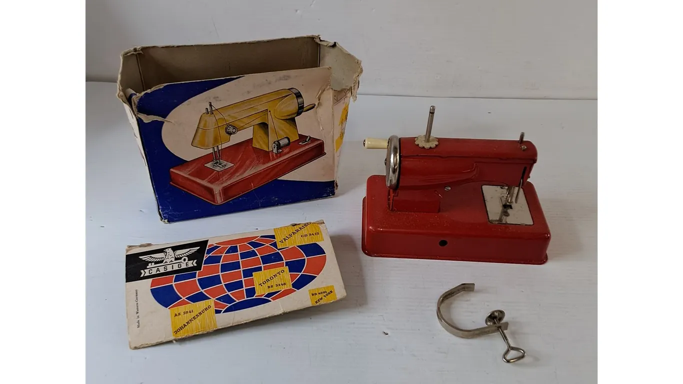 Casige Manual Mini Sewing Machine with Box As-Is