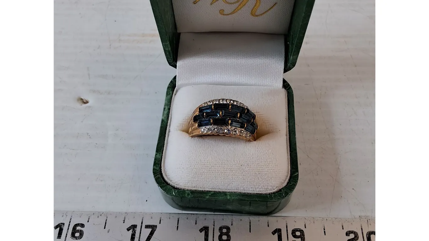 Metal Estate RSC Statement Size 10 Ring in WR Ring Box