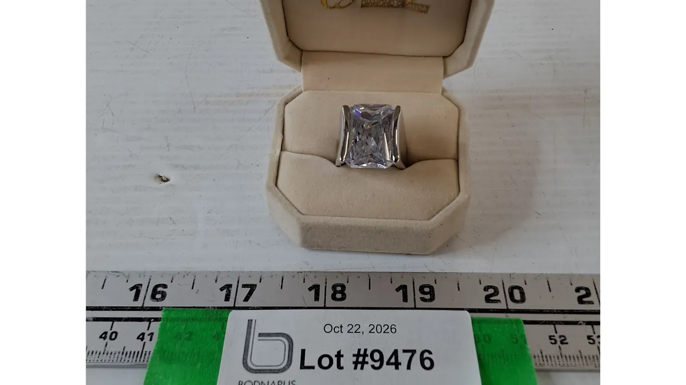 Metal GEP Ring with Large Stone in Charm Box