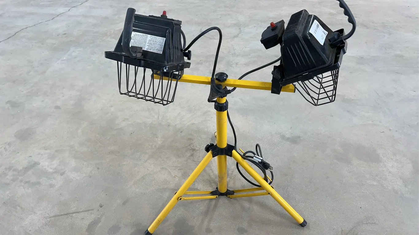 Halogen Work Light On Stand