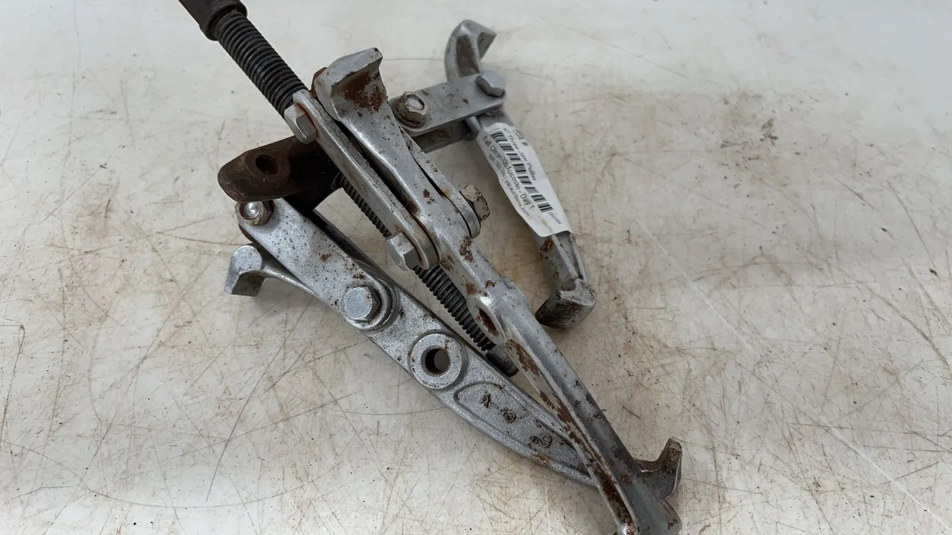 6" Three Jaw Puller