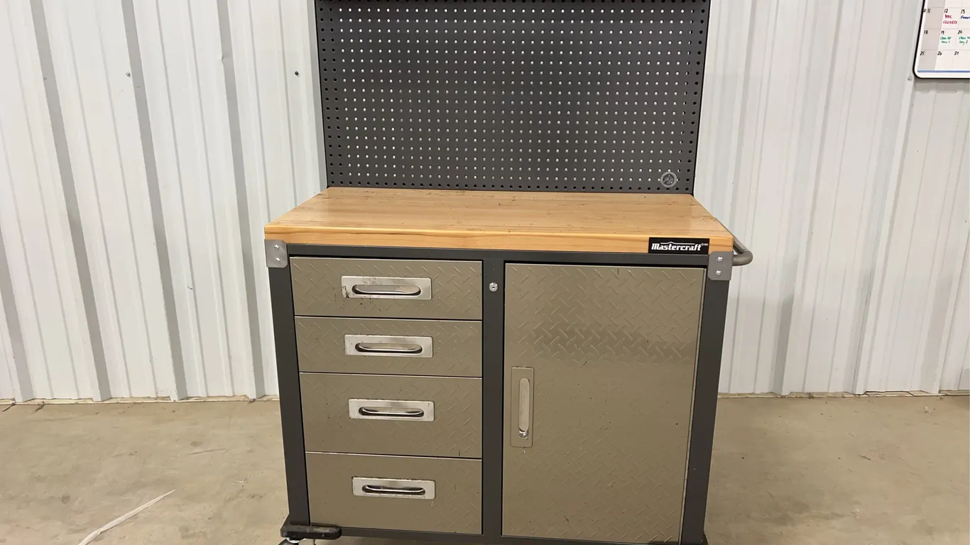 Mastercraft Workbench On Wheels