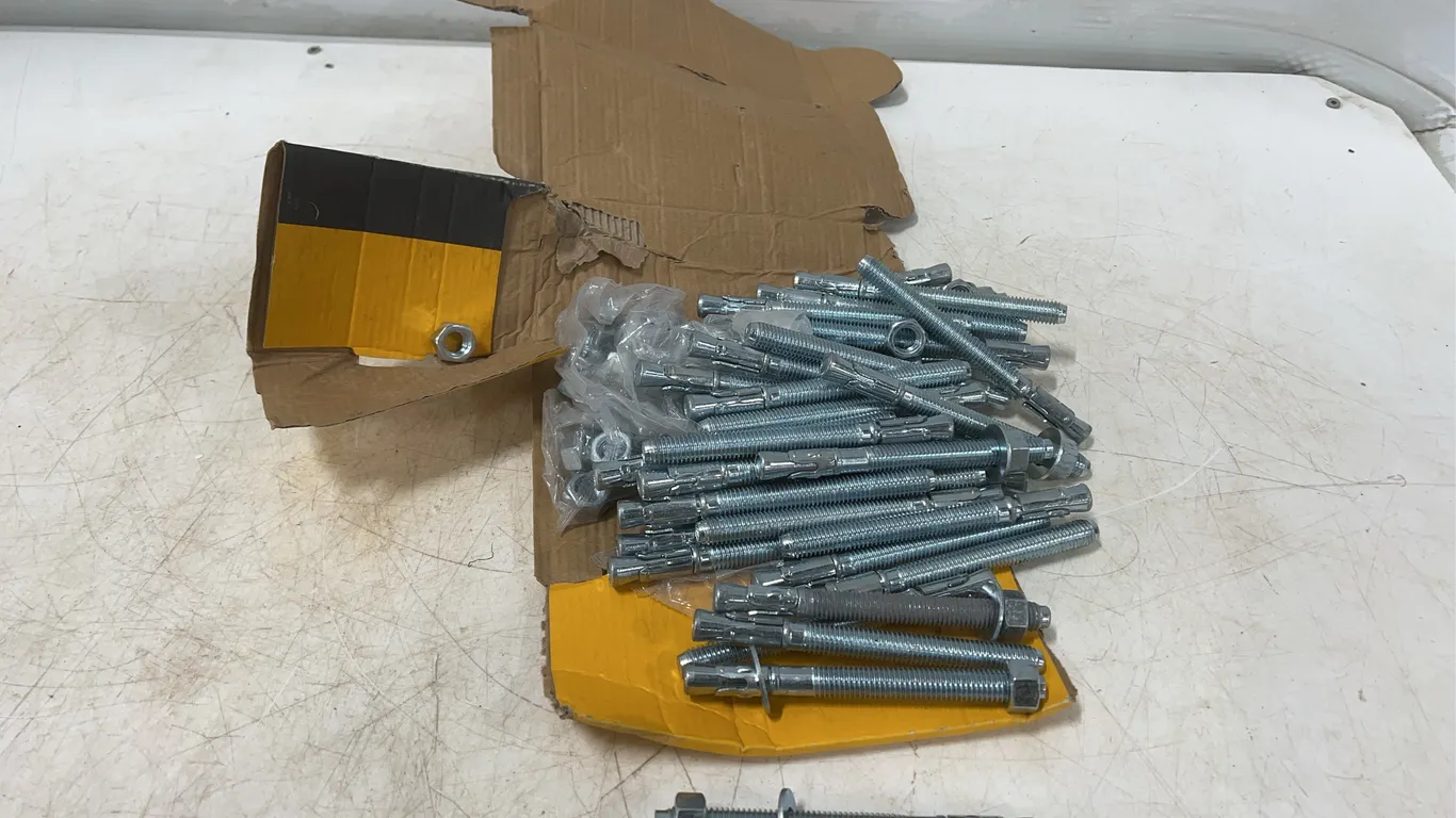 DeWalt Screws & Bolts