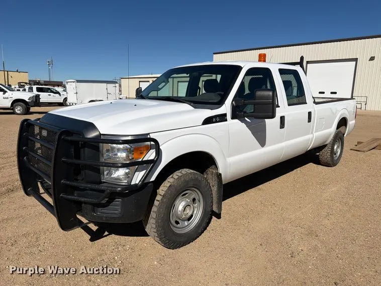 2011 Ford F350 Super Duty Crew Cab pickup truck