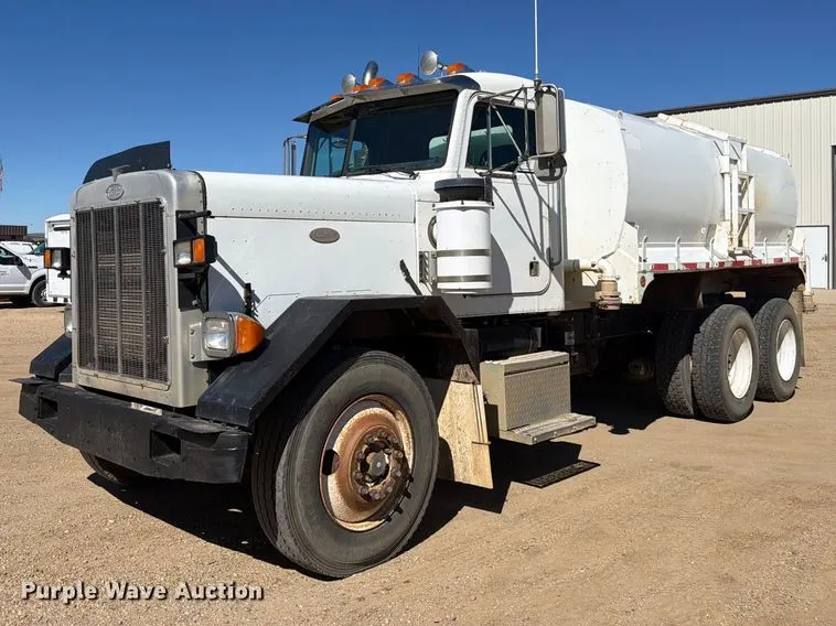 1996 Peterbilt 357 water truck