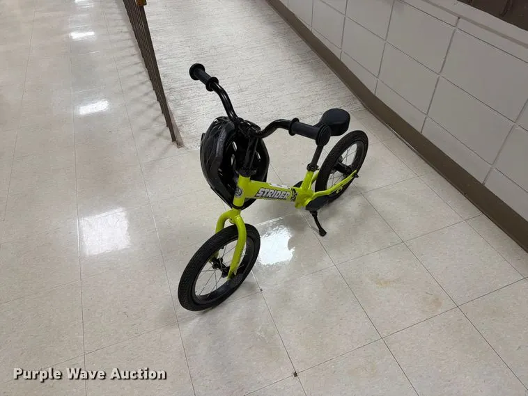 (6) bicycles