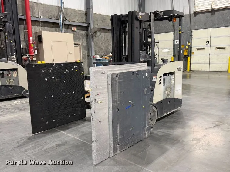 2018 Crown RC5545-40 forklift