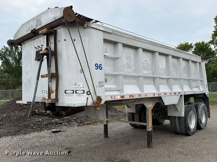 1999 Galbreath end dump trailer