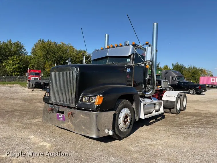 1997 Freightliner FLD semi truck