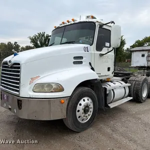 2006 Mack CXN Vision semi truck