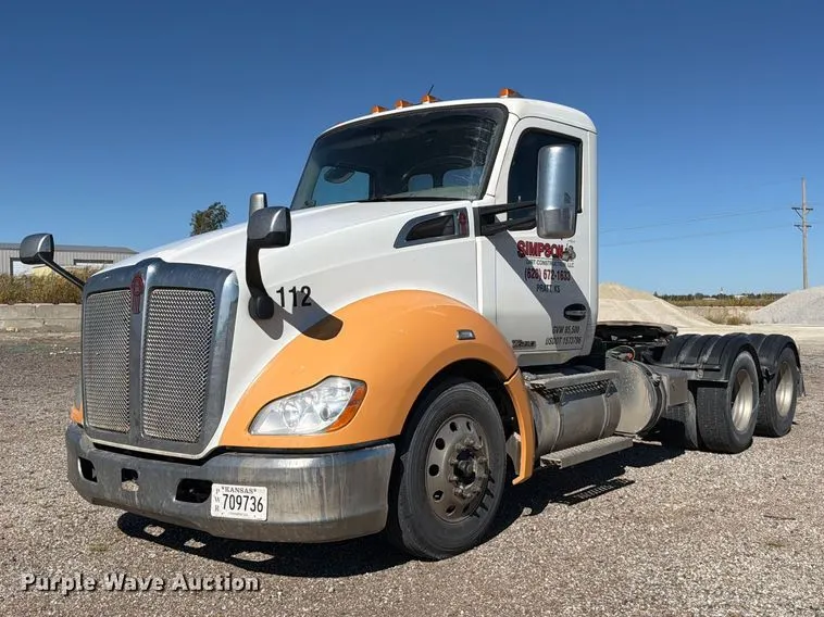 2019 Kenworth T680 semi truck