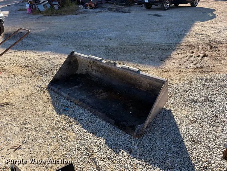 John Deere C84 skid steer bucket
