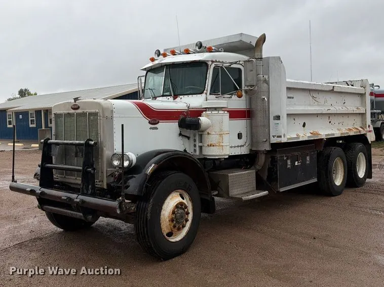 1980 Peterbilt 359 dump truck