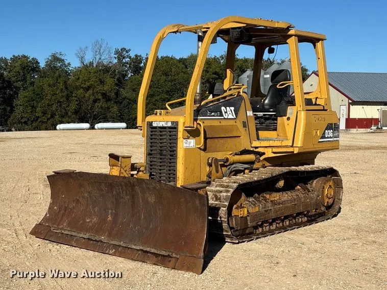 2004 Caterpillar D3G XL dozer