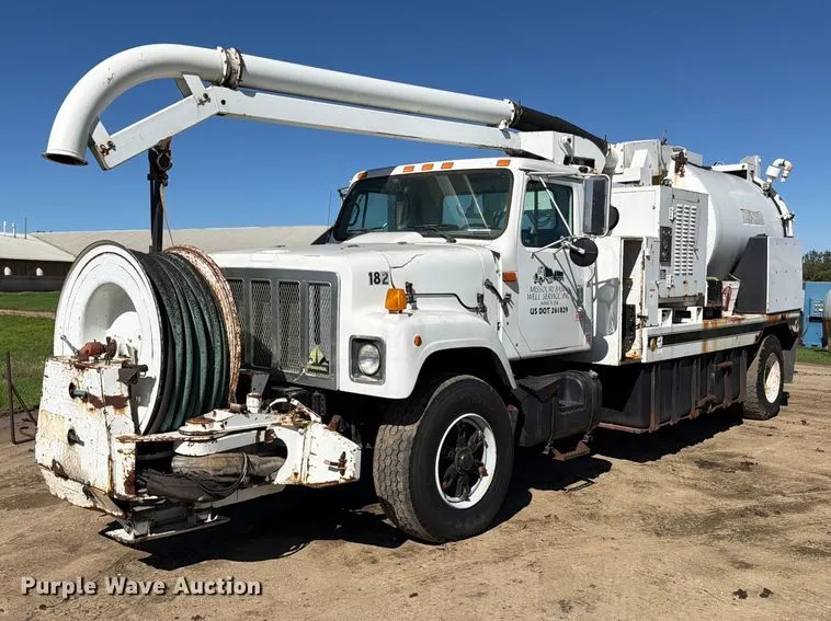 1996 International 2554 sewer jetter truck