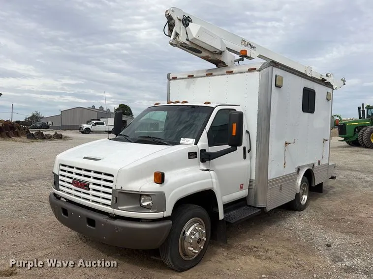 2008 GMC C5500 bucket truck