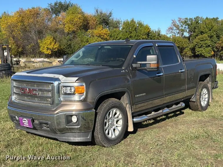 2015 GMC Sierra 1500 Crew Cab pickup truck