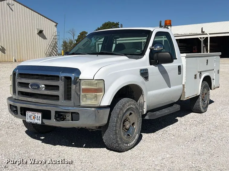 2008 Ford F250 Super Duty XLT utility bed pickup truck