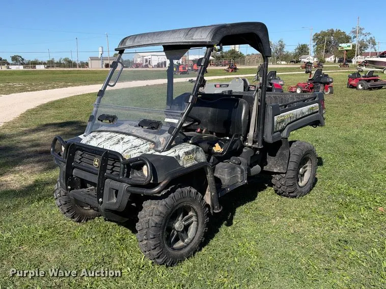 2006 John Deere Gator 825E utility vehicle