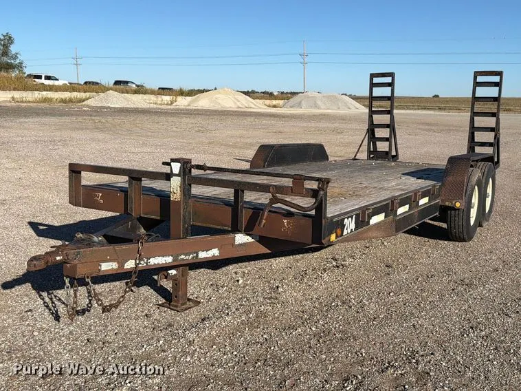2004 PJ equipment trailer